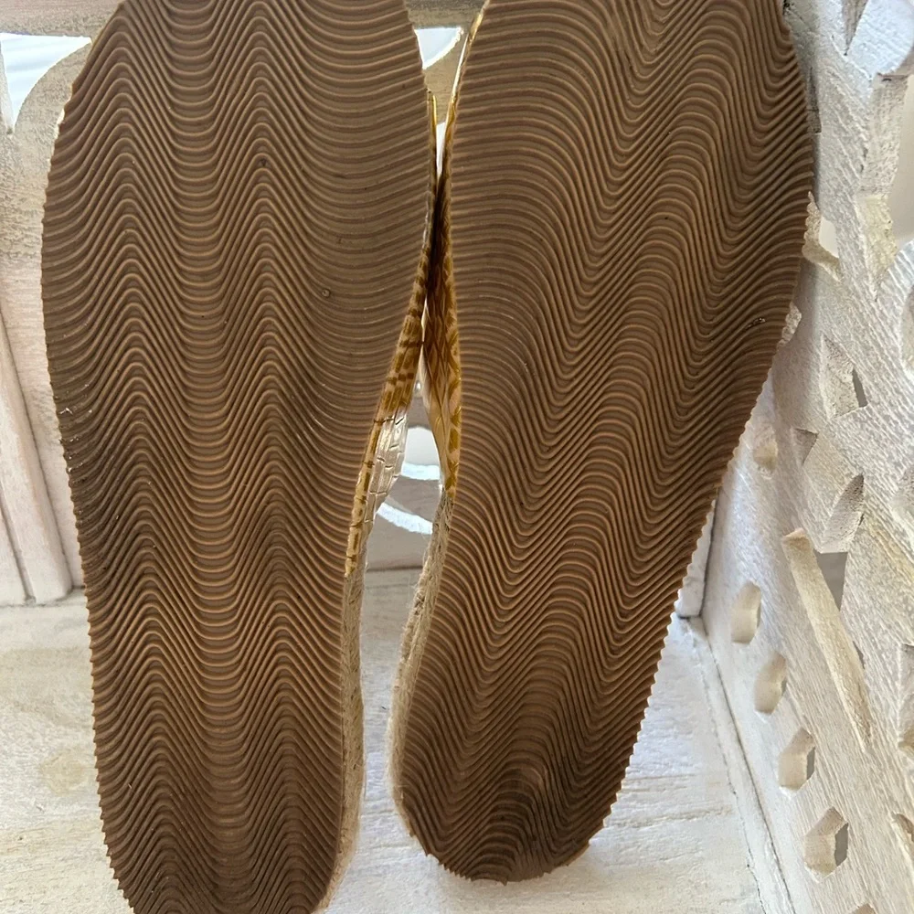 Aldo Dolci Gold Metallic Espadrille Sandals Reptile Crocodile Print Leather 9